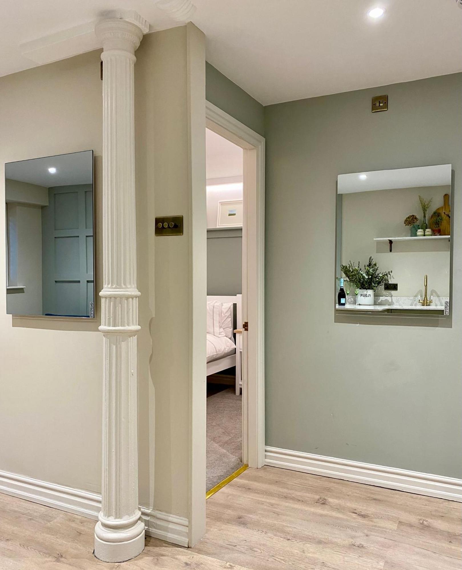 Victoria Bar Walls By Chateau Anna, Central York - Free Parking מראה חיצוני תמונה